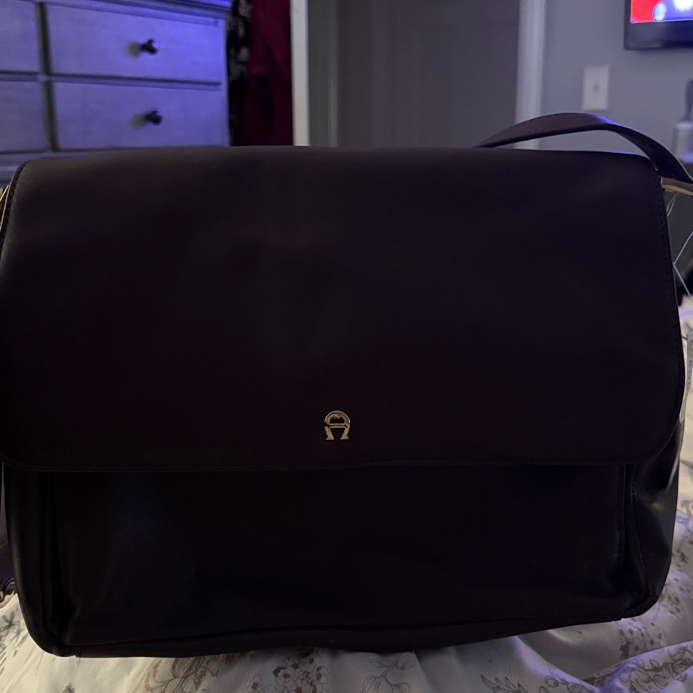 NWT Etienne Aigner Leather Crossbody Shoulder Bag – Classic Logo – Brown